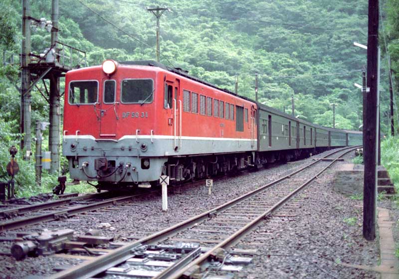 土讃本線　DF50 31号機　客車列車　坪尻