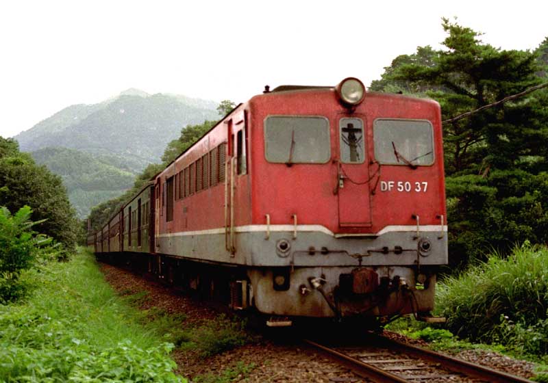 土讃本線　DF50　客車列車　讃岐財田