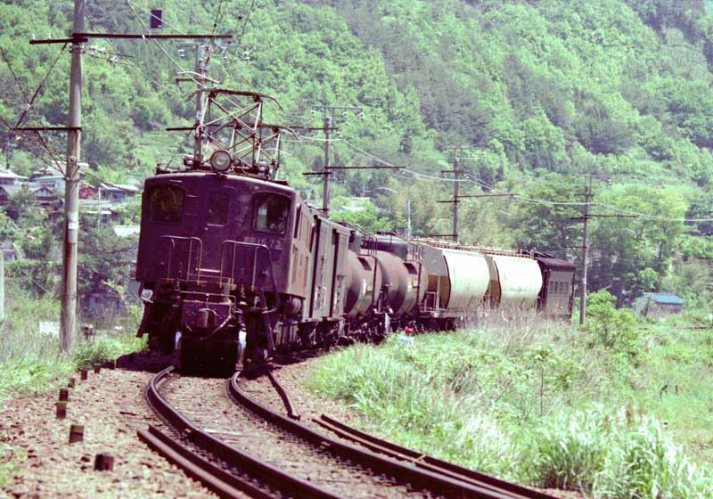 身延線　貨物列車　EF15