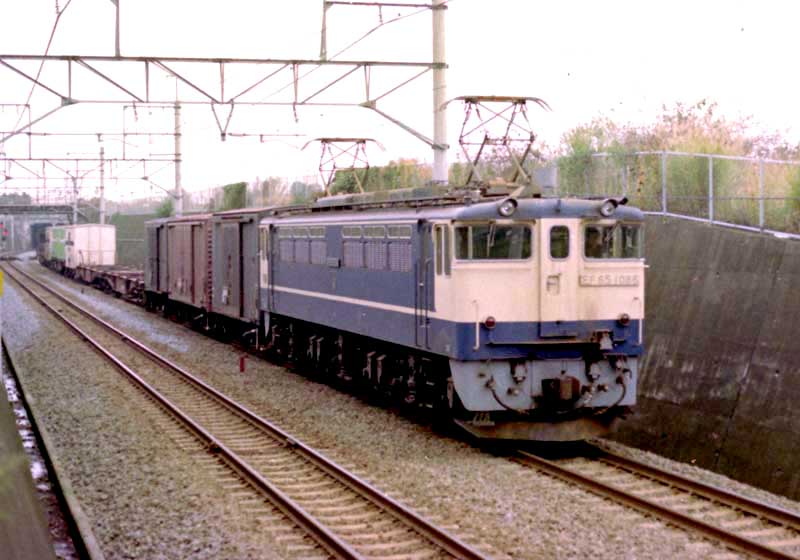 武蔵野線　EF65
