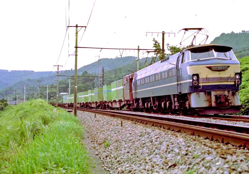 東海道本線　EF66