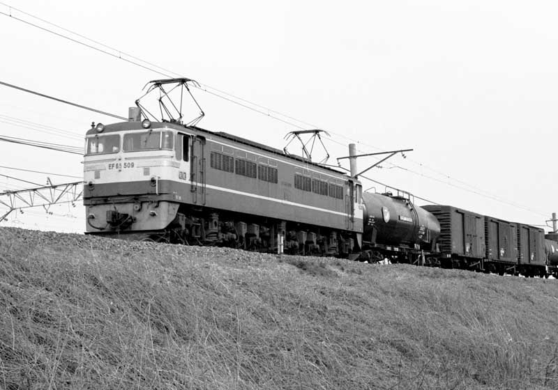 武蔵野線　EF65