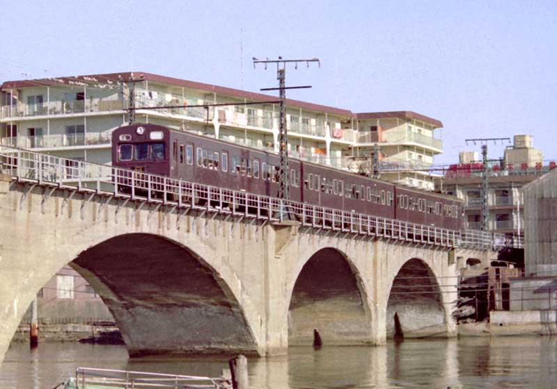 鶴見線　72・73系　国道